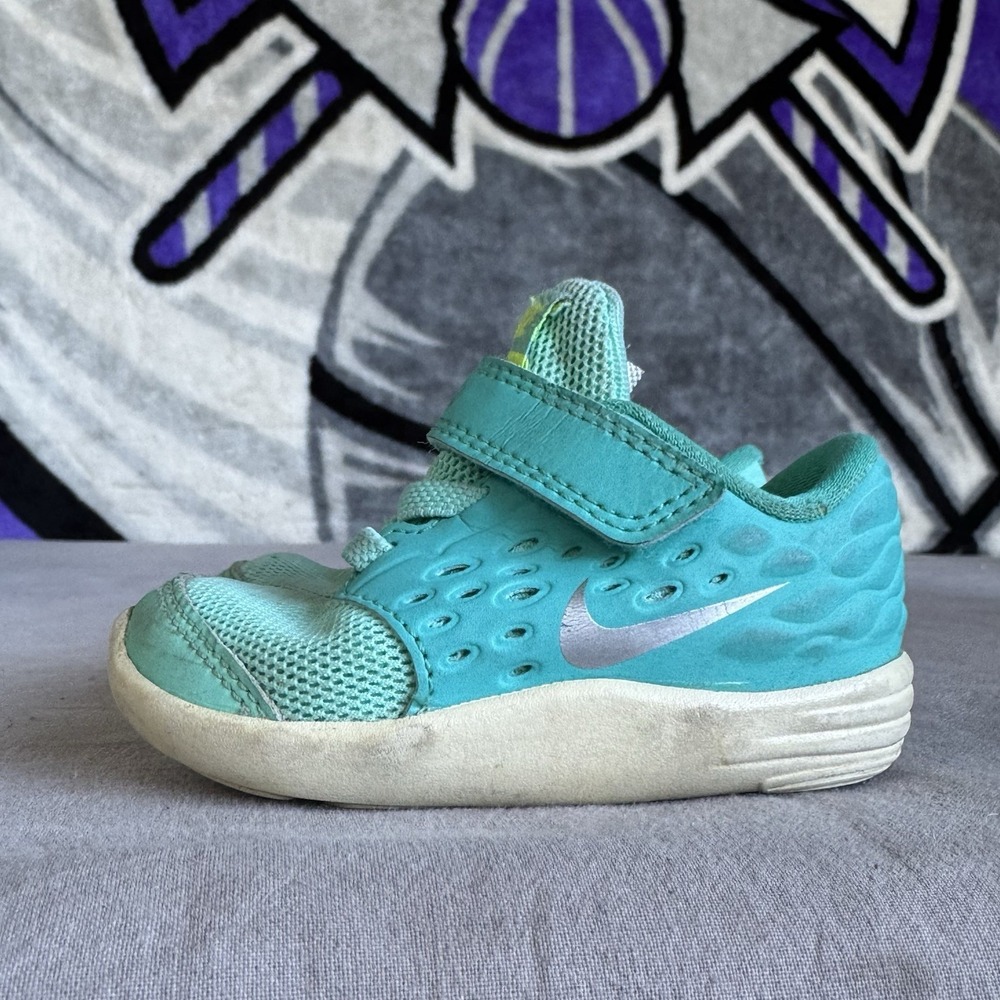 Size 4c -‎ Nike Stelos Green Hook & Loop Mesh Toddler Sneakers 844977-300